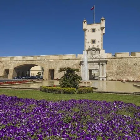 La Perla Little Cadiz